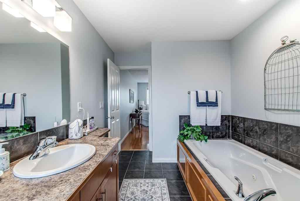 MLS® A2249109 - 136 Preston Avenue NE in Park View Medicine Hat, Residential