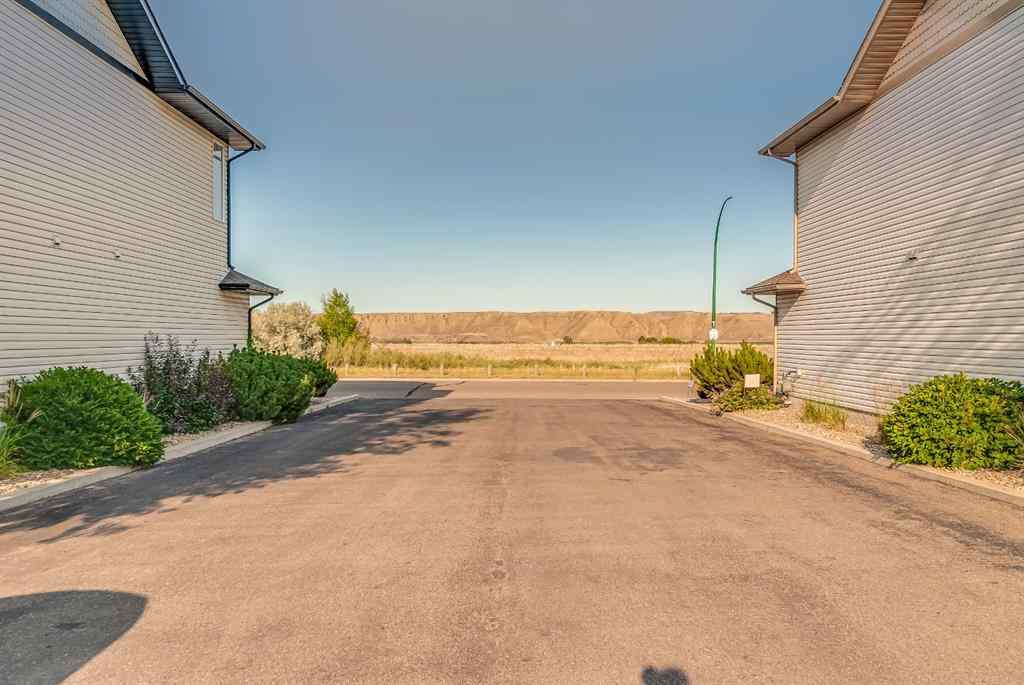 MLS® A2249109 - 136 Preston Avenue NE in Park View Medicine Hat, Residential