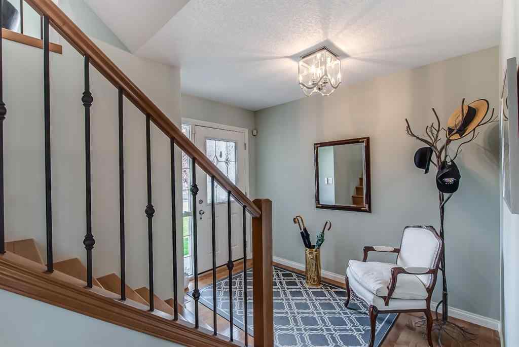 MLS® A2249109 - 136 Preston Avenue NE in Park View Medicine Hat, Residential