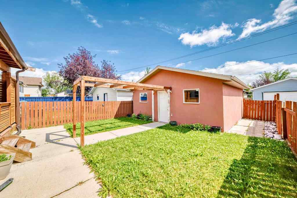 MLS® A2249146 - 237 Tarington Close NE in Taradale Calgary, Residential
