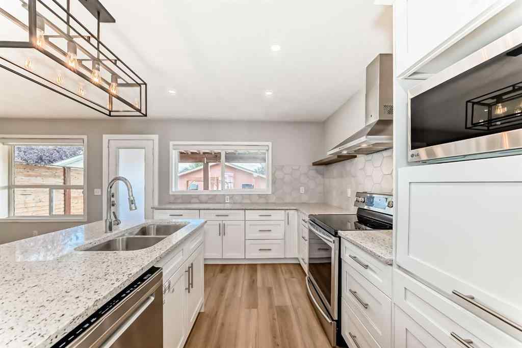 MLS® A2249146 - 237 Tarington Close NE in Taradale Calgary, Residential