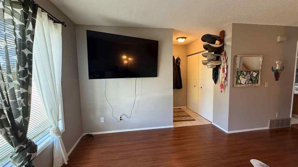 MLS® A2249162 - 109 Winkler Drive  in Hanna Hanna, Residential