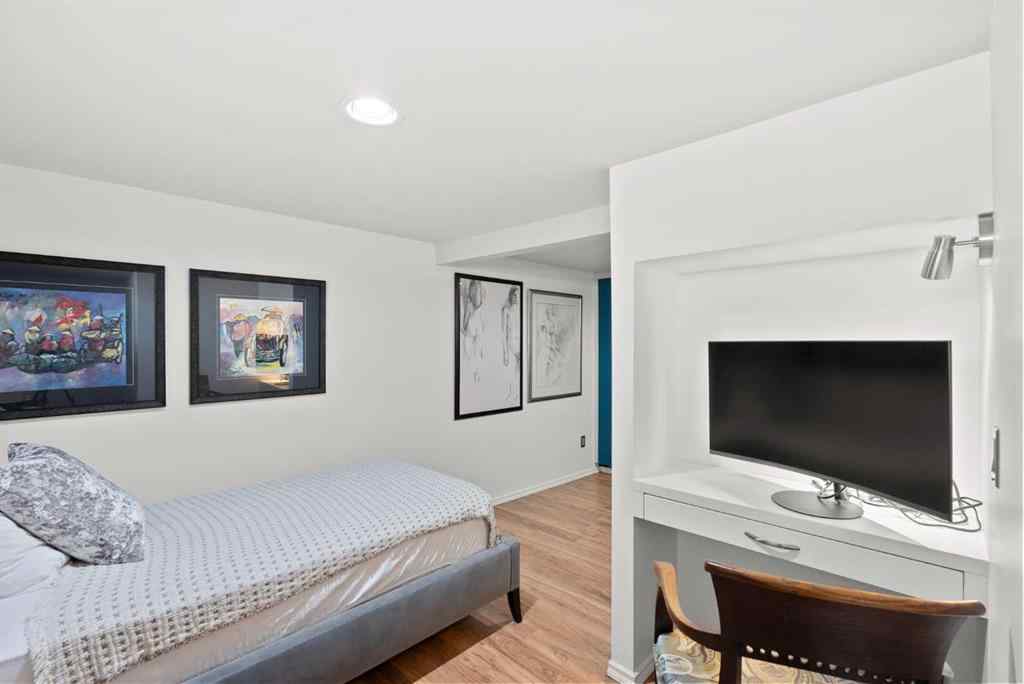 MLS® A2249179 - 904 1 Avenue NW in Sunnyside Calgary, Residential