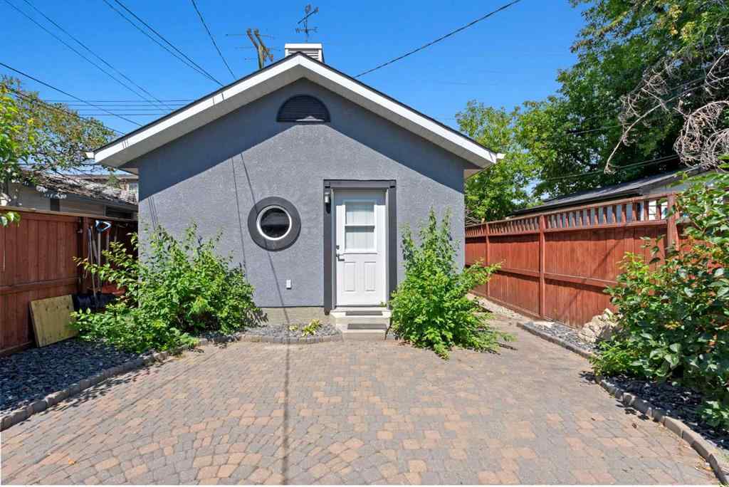 MLS® A2249179 - 904 1 Avenue NW in Sunnyside Calgary, Residential