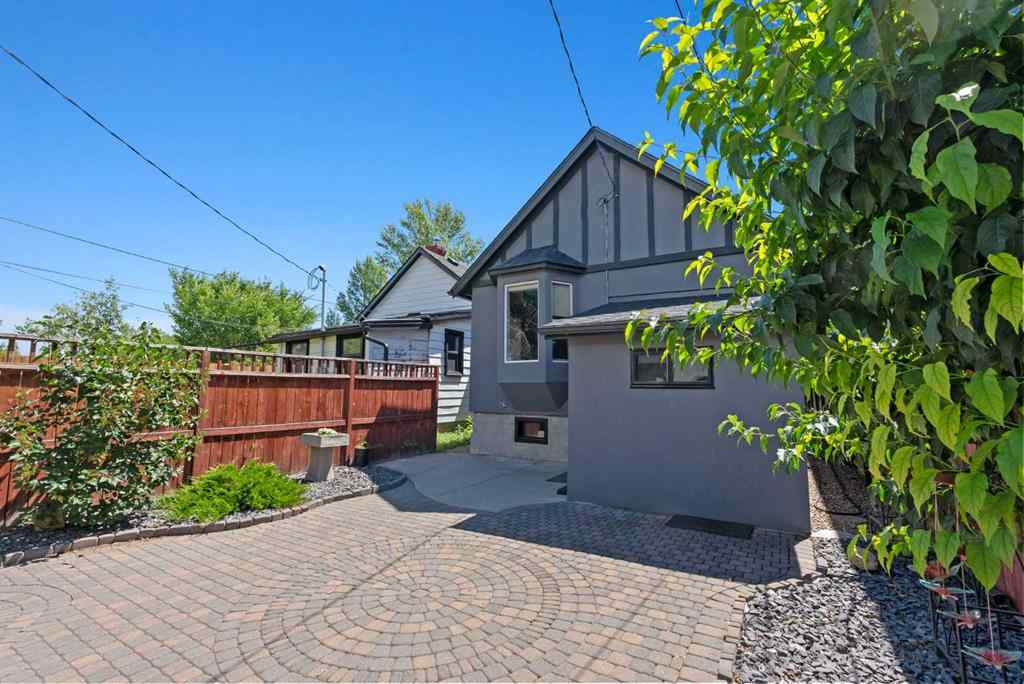 MLS® A2249179 - 904 1 Avenue NW in Sunnyside Calgary, Residential