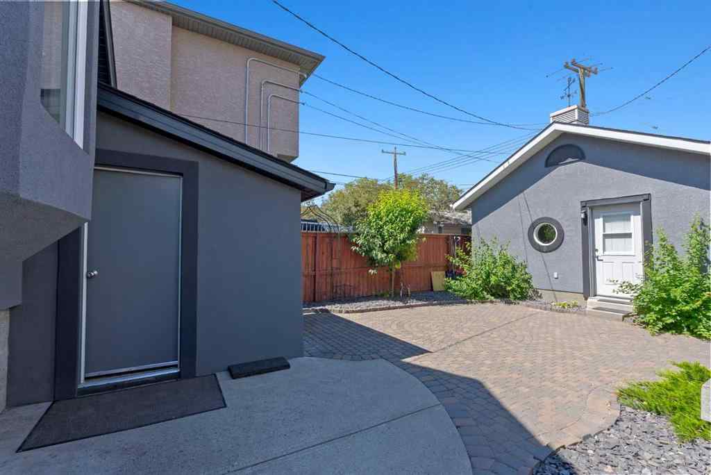 MLS® A2249179 - 904 1 Avenue NW in Sunnyside Calgary, Residential