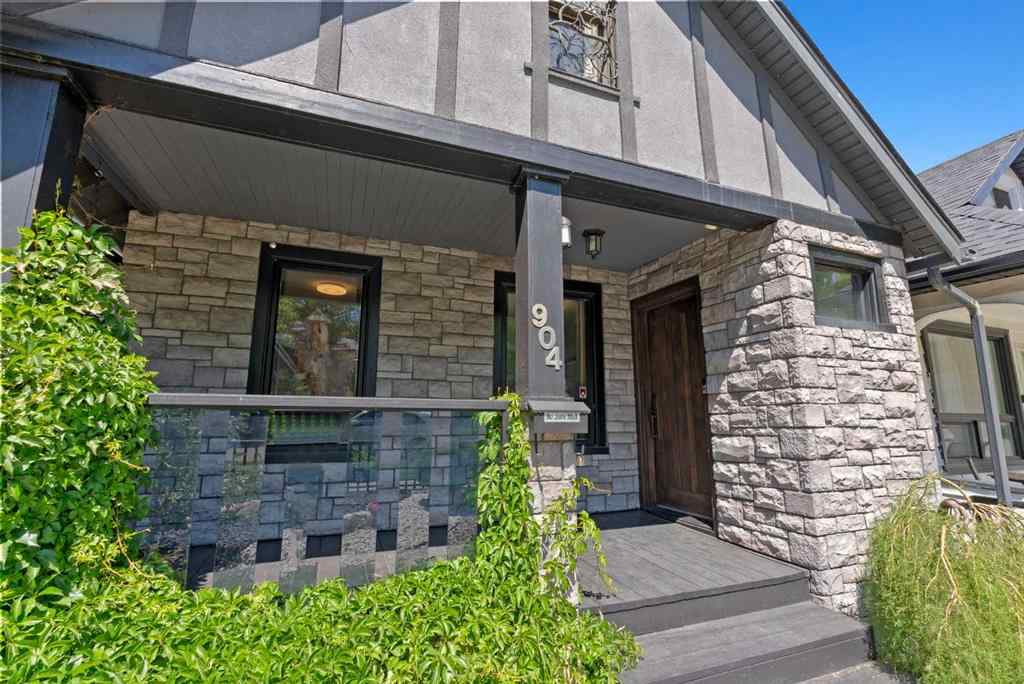 MLS® A2249179 - 904 1 Avenue NW in Sunnyside Calgary, Residential