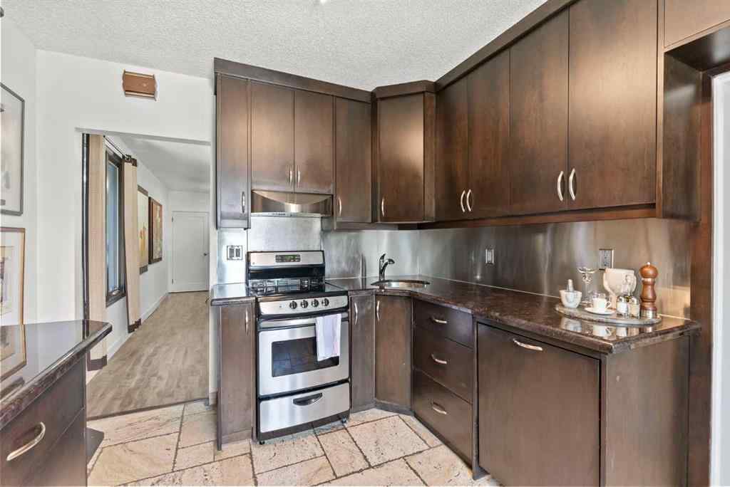 MLS® A2249179 - 904 1 Avenue NW in Sunnyside Calgary, Residential