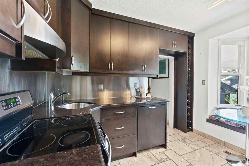 MLS® A2249179 - 904 1 Avenue NW in Sunnyside Calgary, Residential