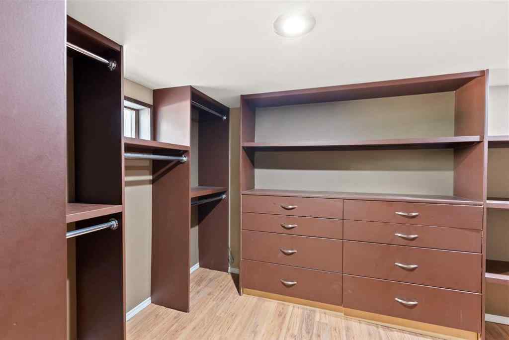 MLS® A2249179 - 904 1 Avenue NW in Sunnyside Calgary, Residential