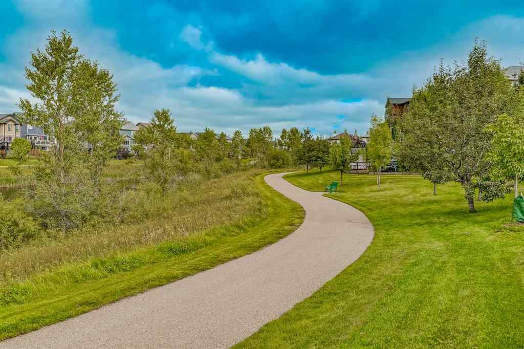 MLS® A2249190 - 225 Kingsmere Cove SE in Kings Heights Airdrie, Residential
