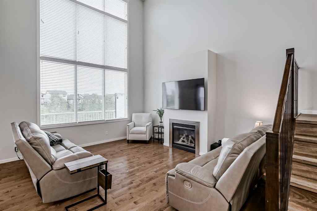 MLS® A2249190 - 225 Kingsmere Cove SE in Kings Heights Airdrie, Residential