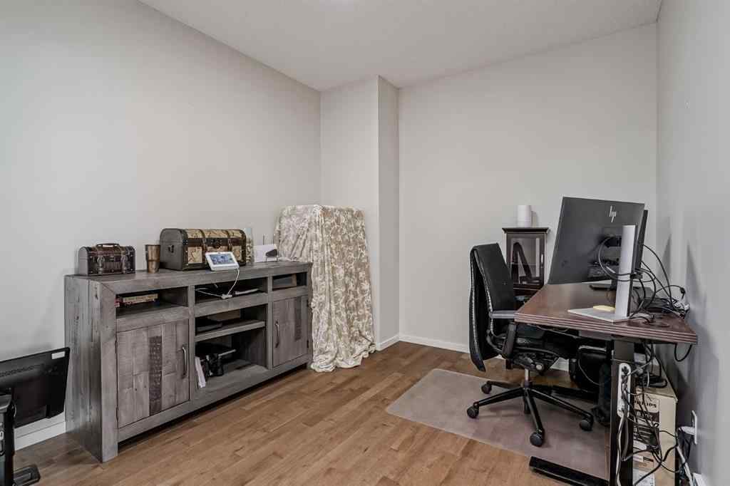 MLS® A2249190 - 225 Kingsmere Cove SE in Kings Heights Airdrie, Residential