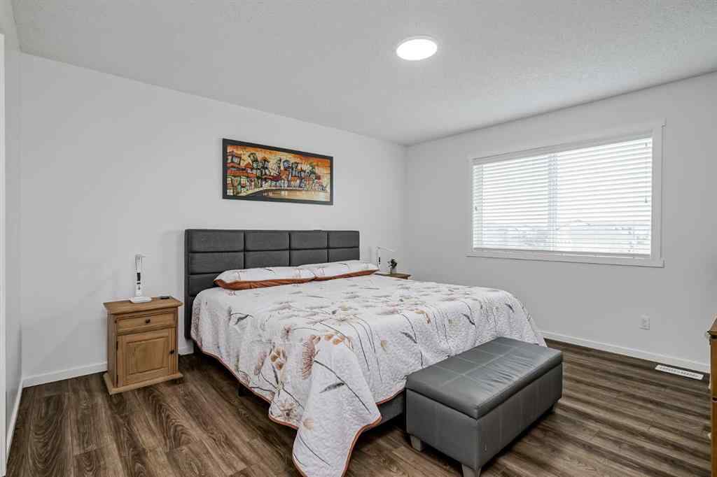 MLS® A2249190 - 225 Kingsmere Cove SE in Kings Heights Airdrie, Residential