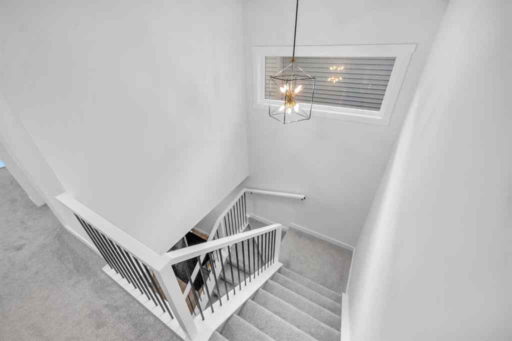 MLS® A2249195 - 11 Heritage Circle  in Heritage Hills Cochrane, Residential