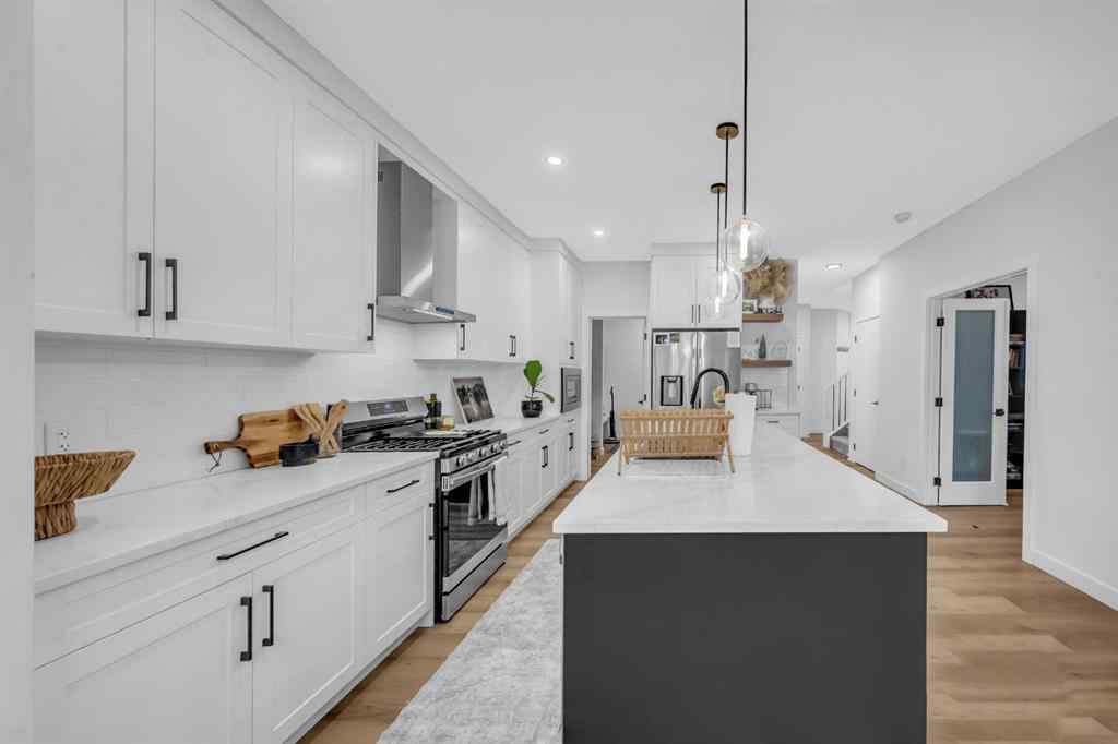 MLS® A2249195 - 11 Heritage Circle  in Heritage Hills Cochrane, Residential