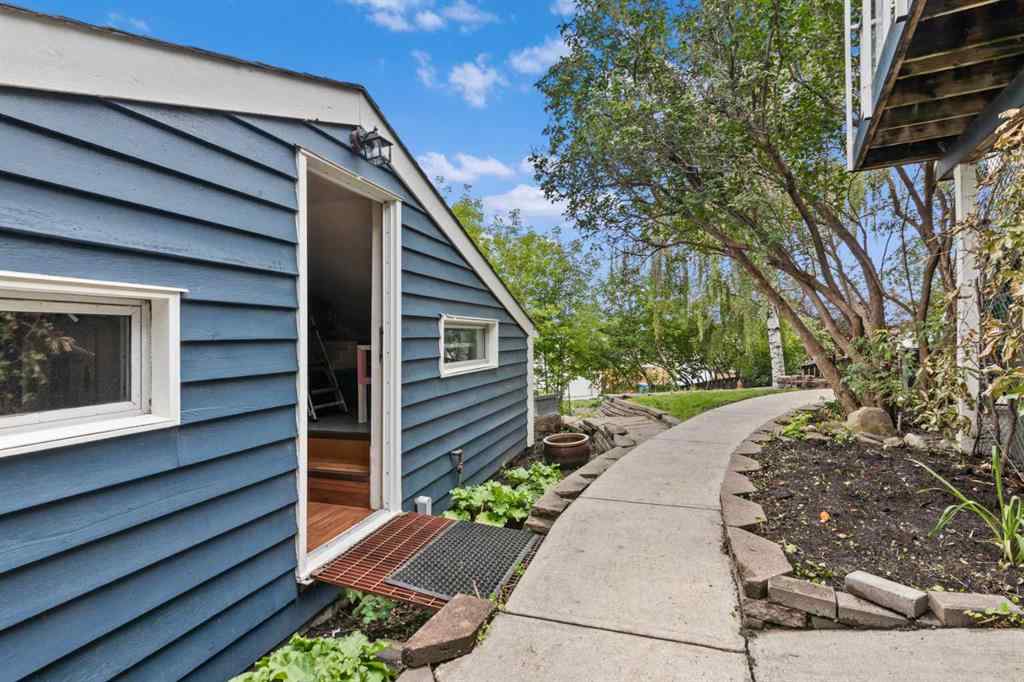 MLS® A2249230 - 48 Shawcliffe Place SW in Shawnessy Calgary, Residential