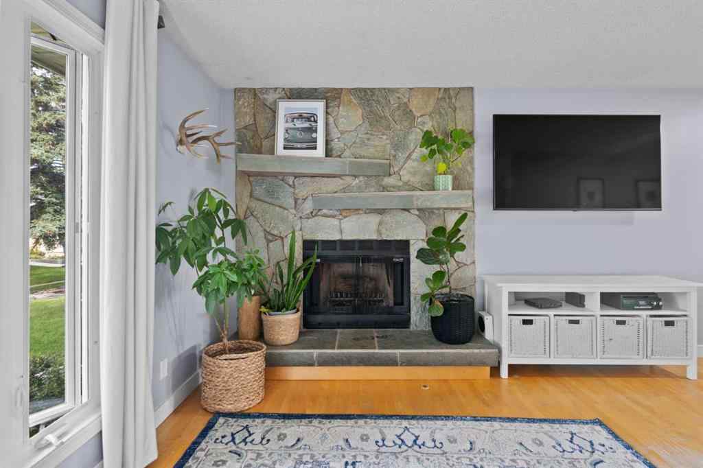 MLS® A2249230 - 48 Shawcliffe Place SW in Shawnessy Calgary, Residential