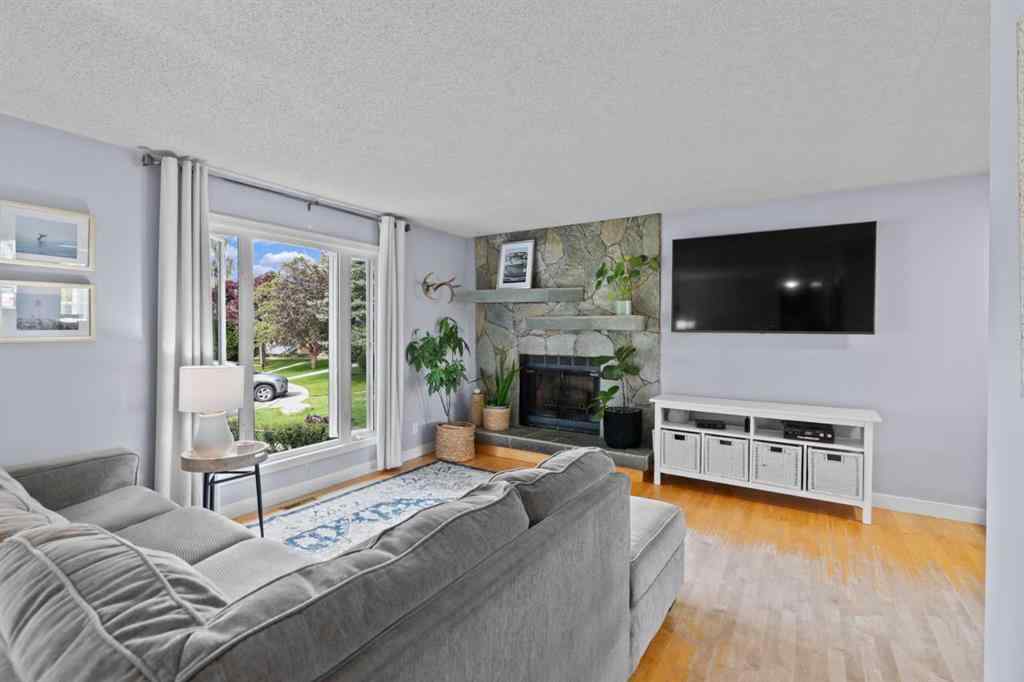 MLS® A2249230 - 48 Shawcliffe Place SW in Shawnessy Calgary, Residential