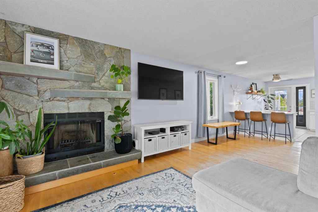 MLS® A2249230 - 48 Shawcliffe Place SW in Shawnessy Calgary, Residential
