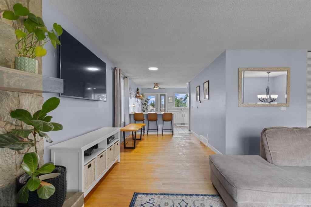 MLS® A2249230 - 48 Shawcliffe Place SW in Shawnessy Calgary, Residential