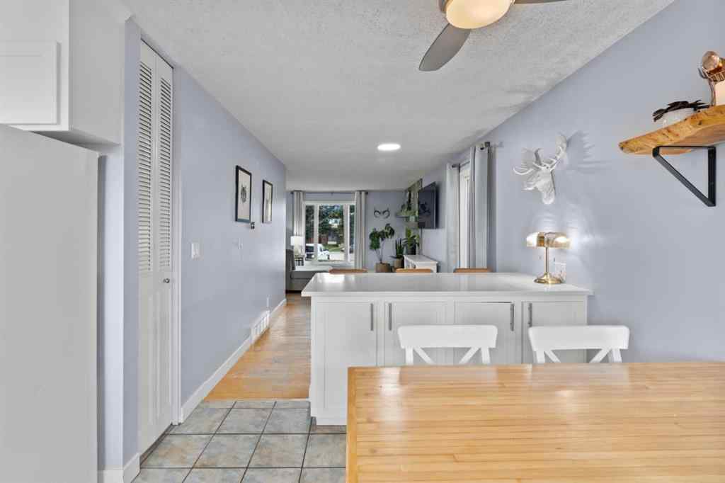 MLS® A2249230 - 48 Shawcliffe Place SW in Shawnessy Calgary, Residential
