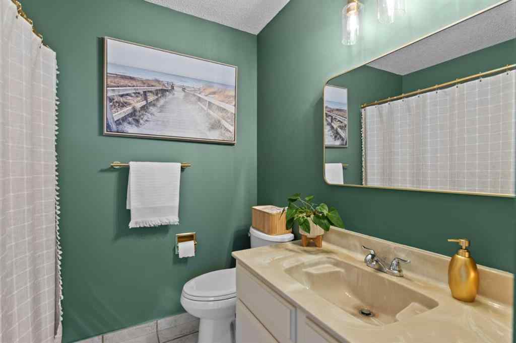 MLS® A2249230 - 48 Shawcliffe Place SW in Shawnessy Calgary, Residential