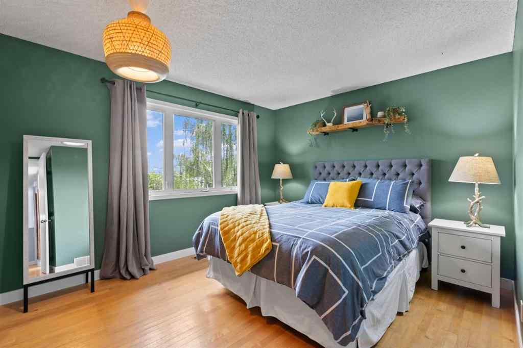 MLS® A2249230 - 48 Shawcliffe Place SW in Shawnessy Calgary, Residential