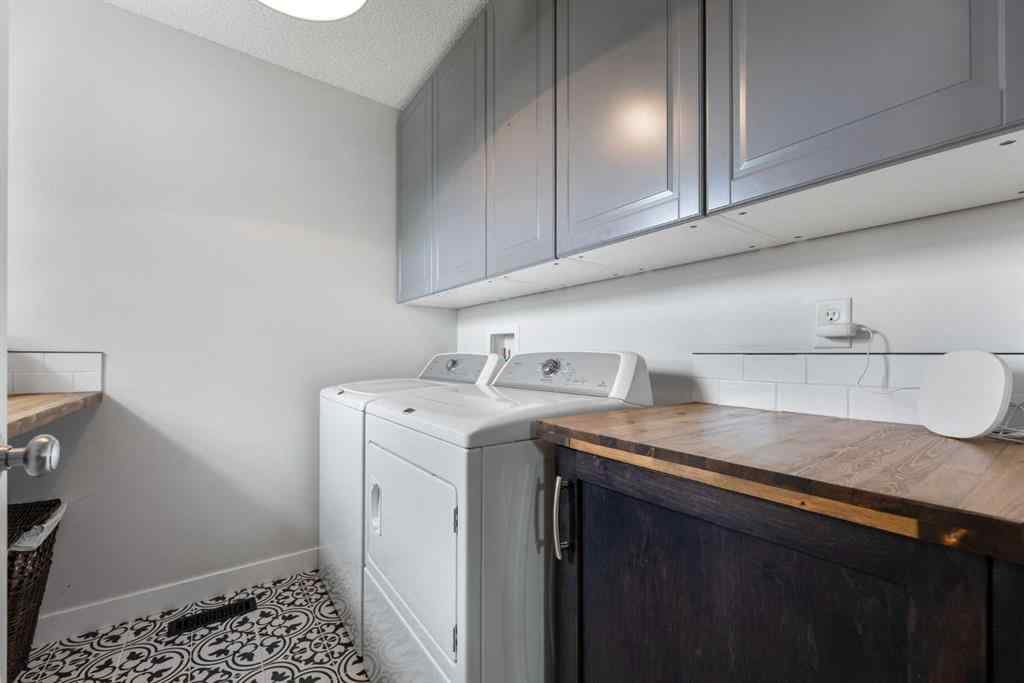 MLS® A2249234 - 112 Kingsbridge Way  in Kings Heights Airdrie, Residential