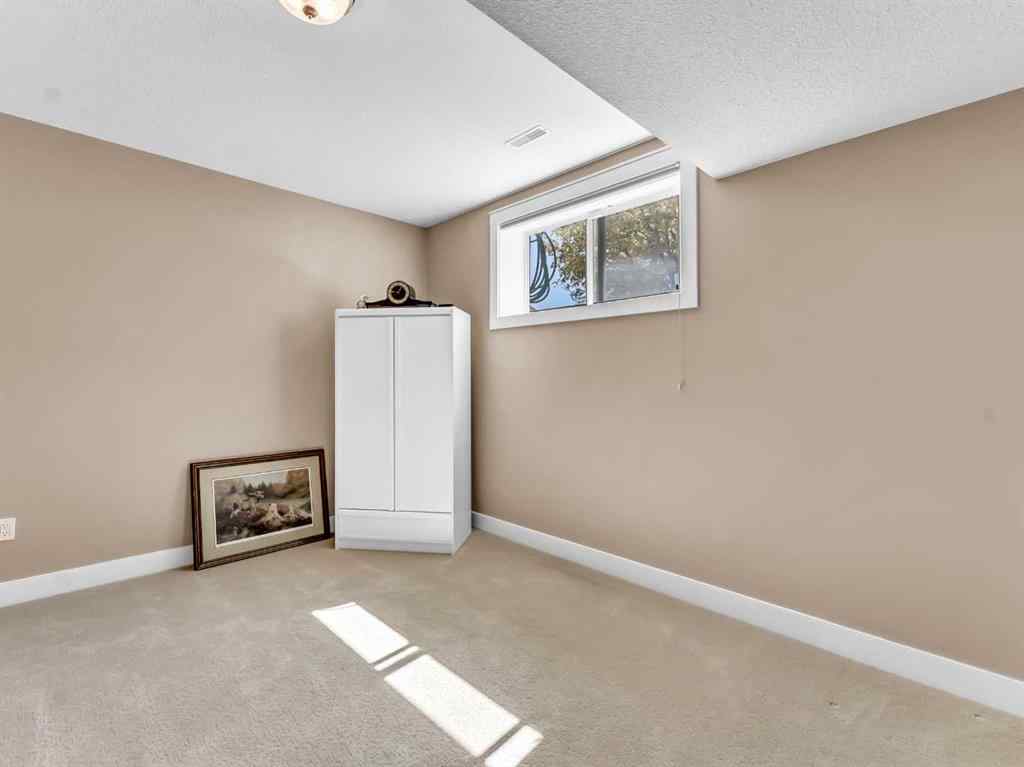 MLS® A2249240 - 12 Cottonwood Bay SW in Cottonwood Medicine Hat, Residential