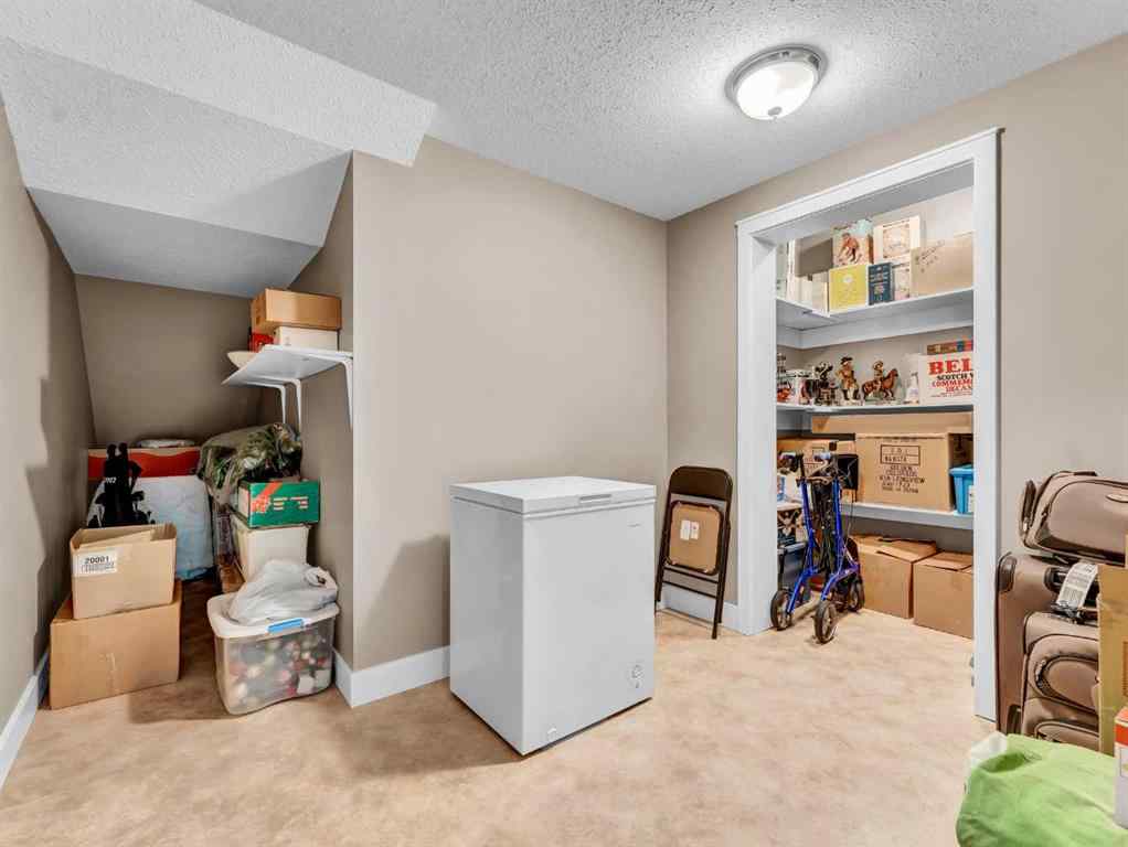 MLS® A2249240 - 12 Cottonwood Bay SW in Cottonwood Medicine Hat, Residential