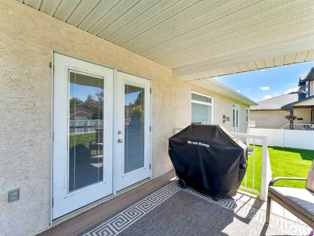 MLS® A2249240 - 12 Cottonwood Bay SW in Cottonwood Medicine Hat, Residential