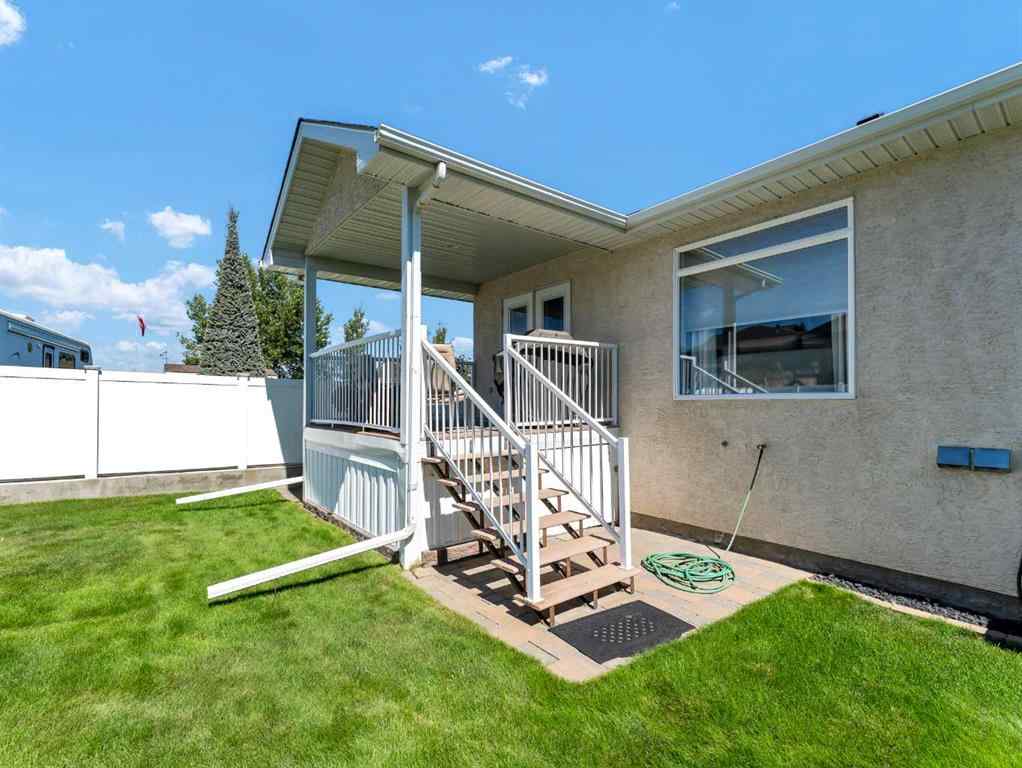 MLS® A2249240 - 12 Cottonwood Bay SW in Cottonwood Medicine Hat, Residential