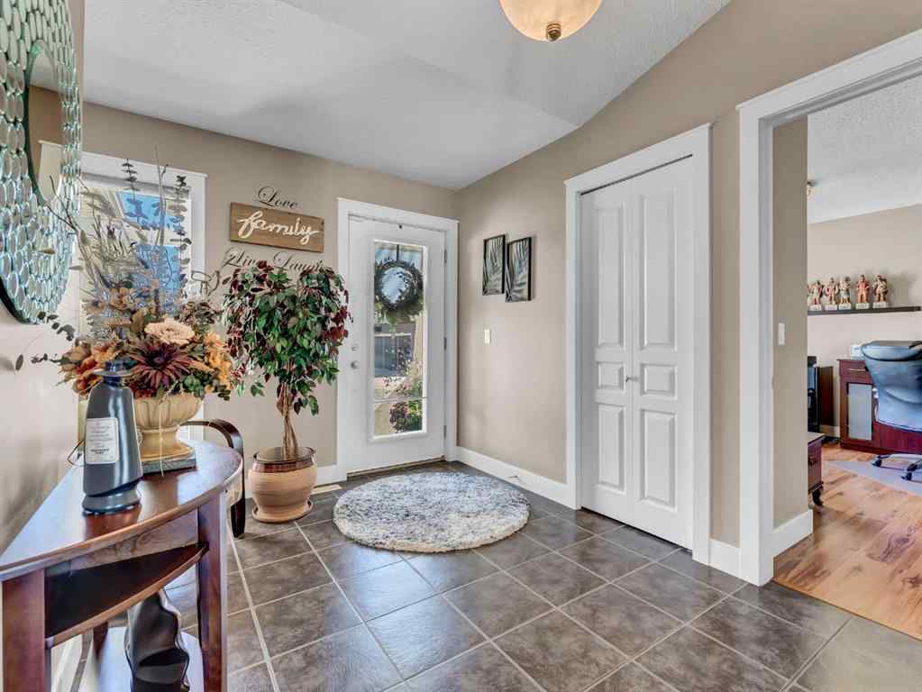 MLS® A2249240 - 12 Cottonwood Bay SW in Cottonwood Medicine Hat, Residential