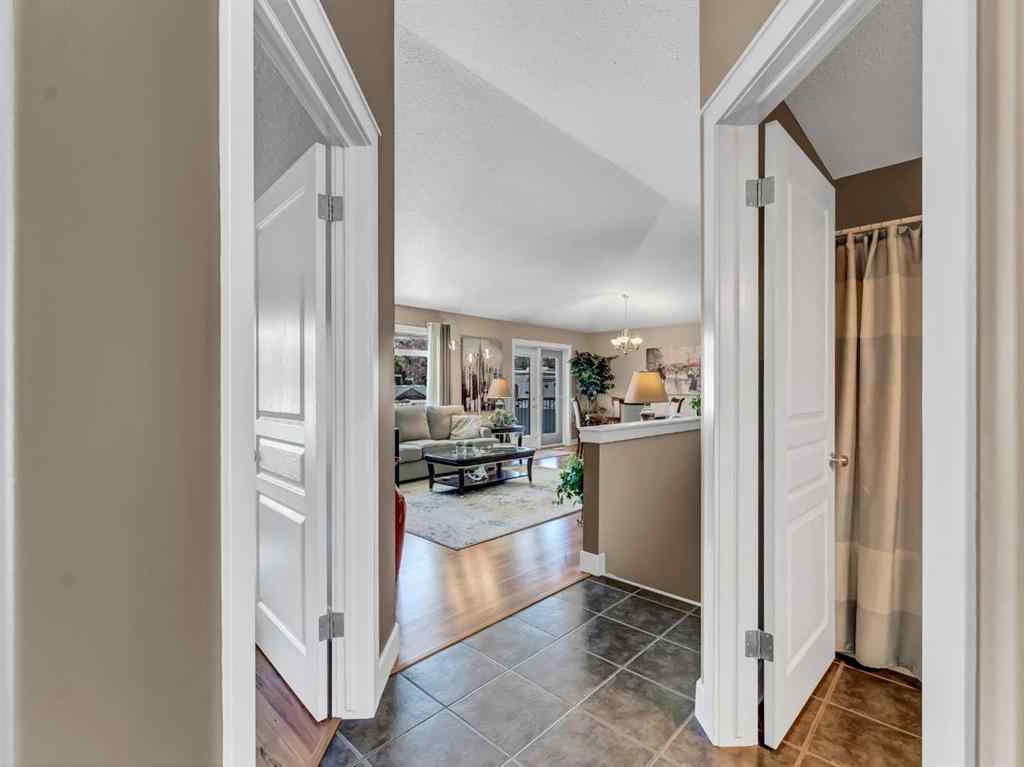 MLS® A2249240 - 12 Cottonwood Bay SW in Cottonwood Medicine Hat, Residential
