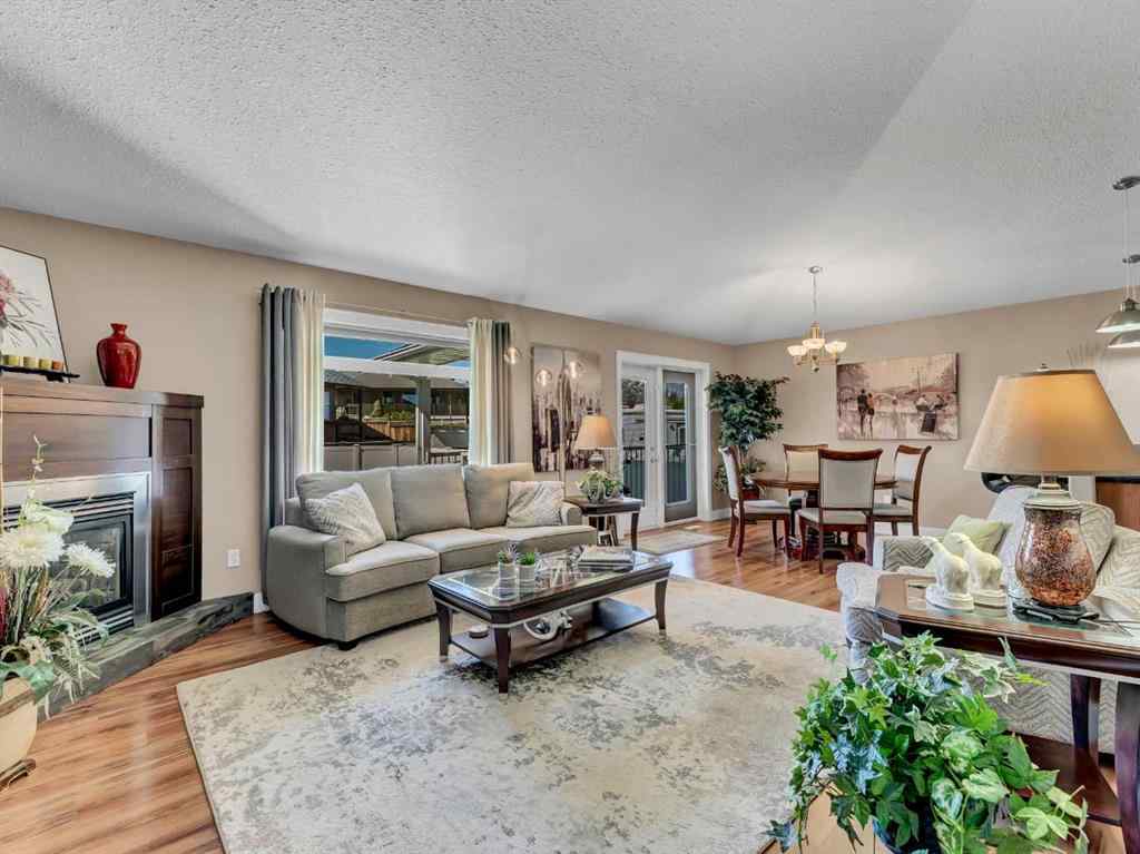 MLS® A2249240 - 12 Cottonwood Bay SW in Cottonwood Medicine Hat, Residential