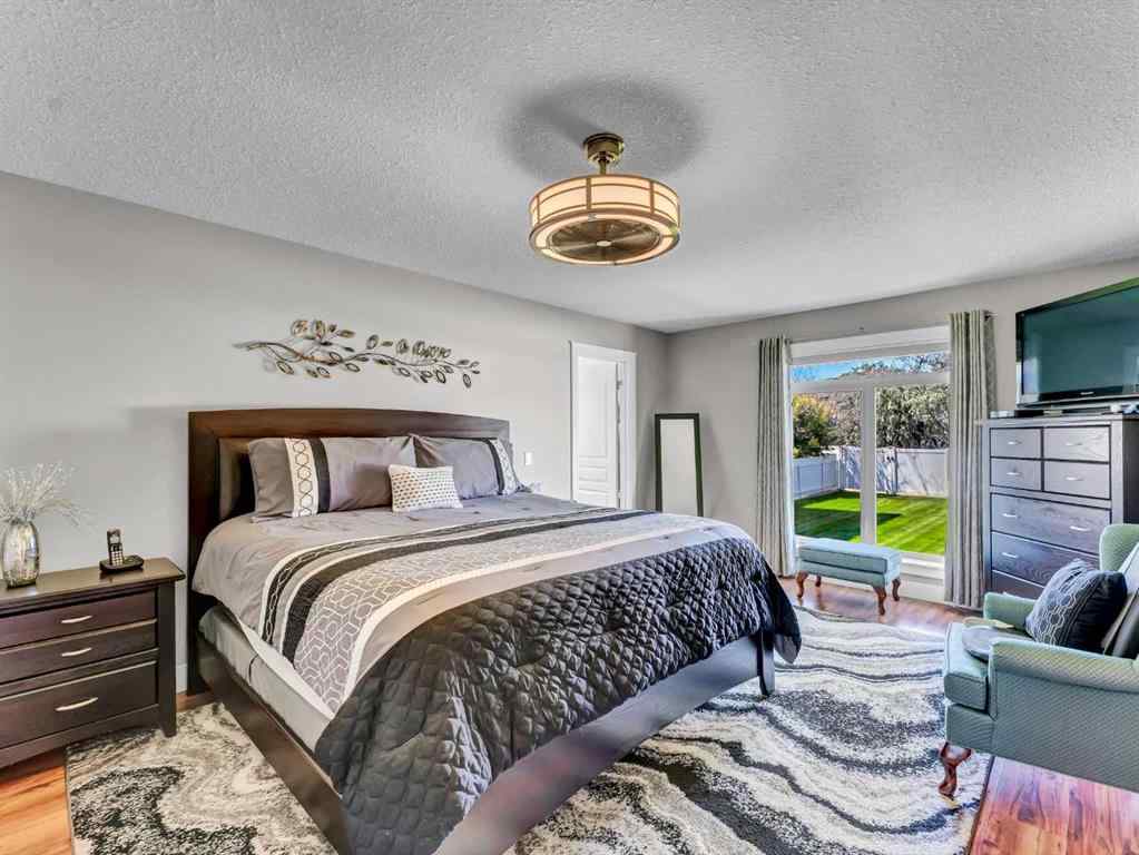 MLS® A2249240 - 12 Cottonwood Bay SW in Cottonwood Medicine Hat, Residential