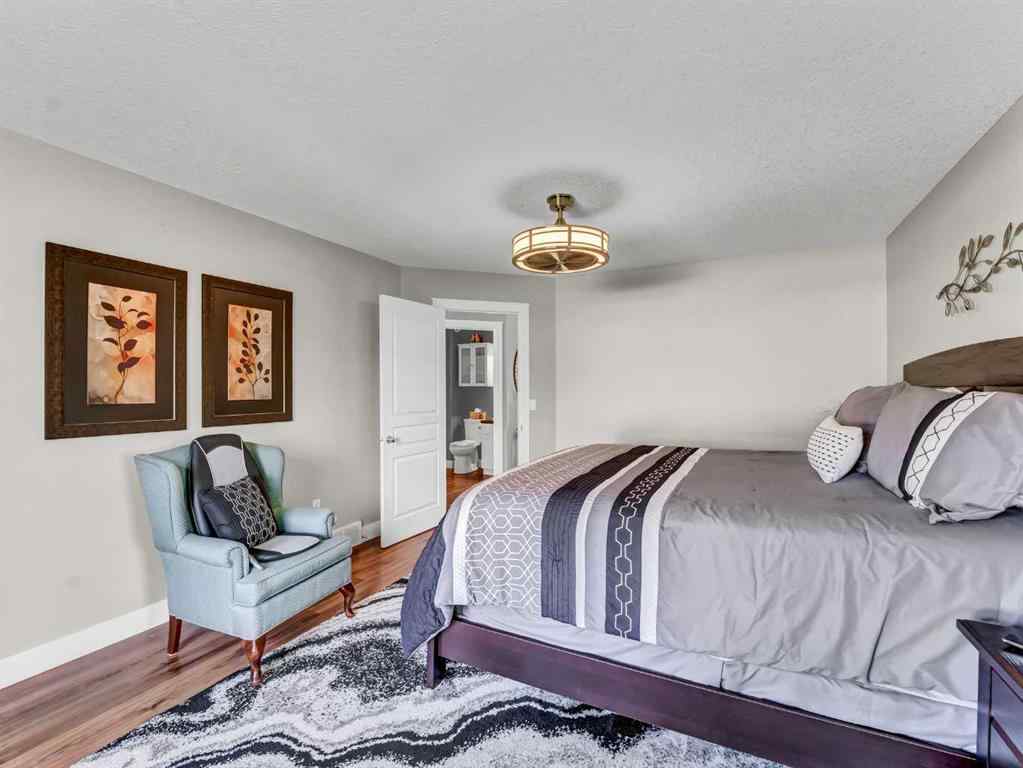 MLS® A2249240 - 12 Cottonwood Bay SW in Cottonwood Medicine Hat, Residential