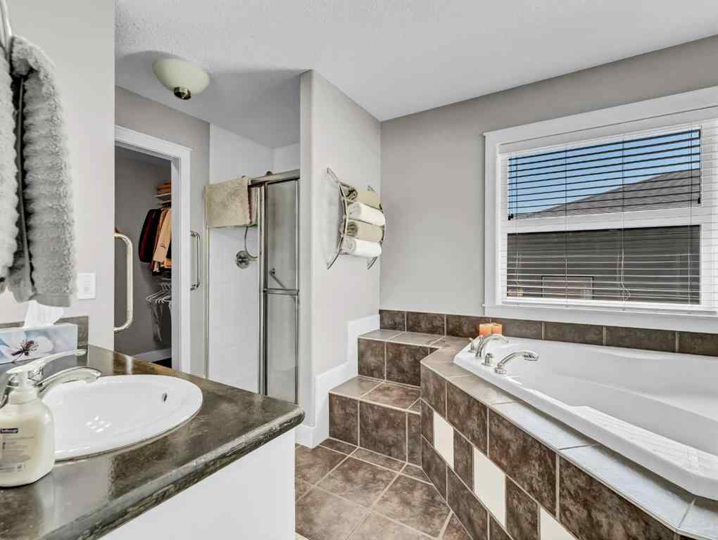 MLS® A2249240 - 12 Cottonwood Bay SW in Cottonwood Medicine Hat, Residential