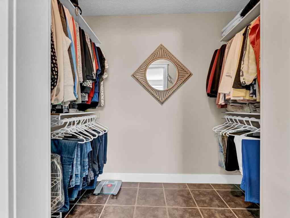 MLS® A2249240 - 12 Cottonwood Bay SW in Cottonwood Medicine Hat, Residential