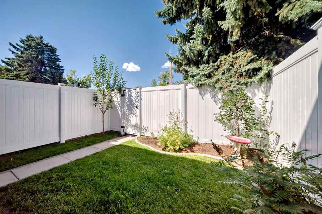 MLS® A2249262 - 549 Queenston Gardens SE in Queensland Calgary, Residential