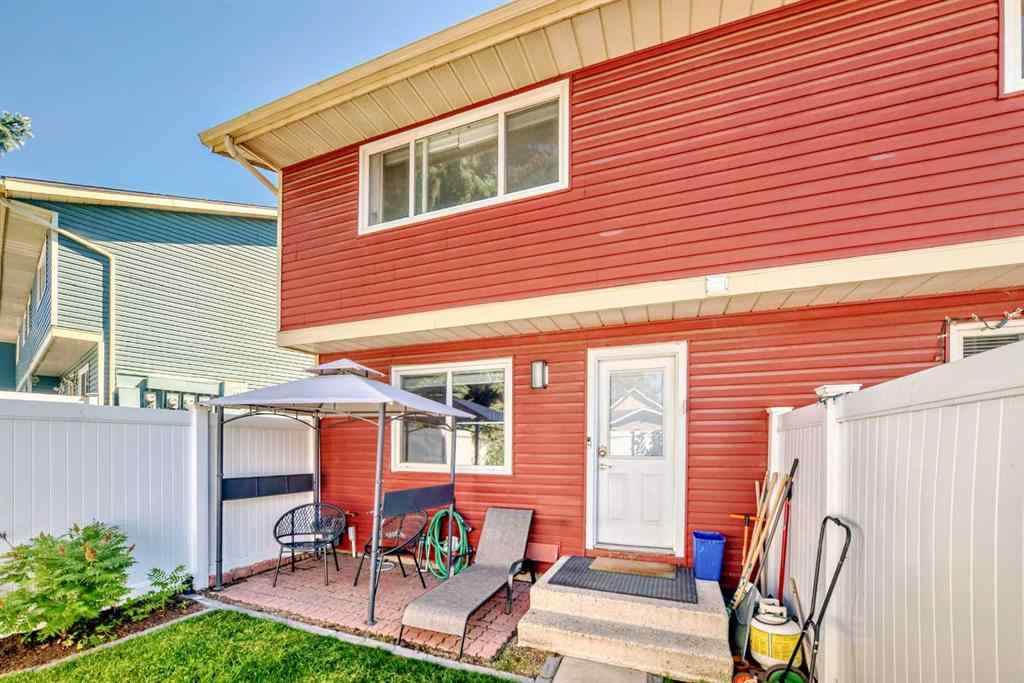 MLS® A2249262 - 549 Queenston Gardens SE in Queensland Calgary, Residential