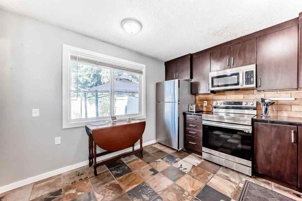 MLS® A2249262 - 549 Queenston Gardens SE in Queensland Calgary, Residential