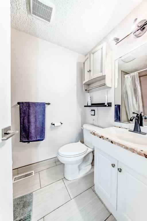 MLS® A2249262 - 549 Queenston Gardens SE in Queensland Calgary, Residential
