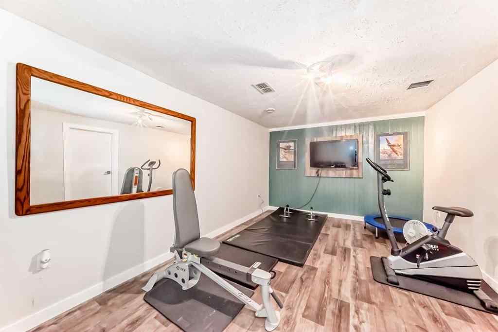 MLS® A2249262 - 549 Queenston Gardens SE in Queensland Calgary, Residential