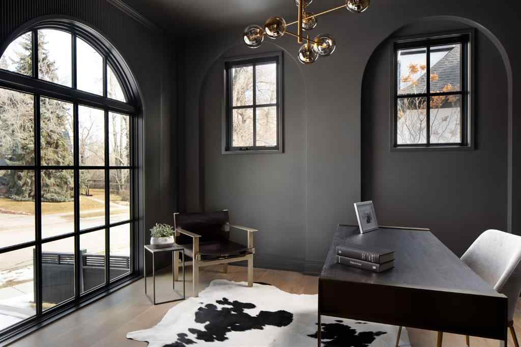 MLS® A2249278 - 109 Roxboro Road SW in Roxboro Calgary, Residential