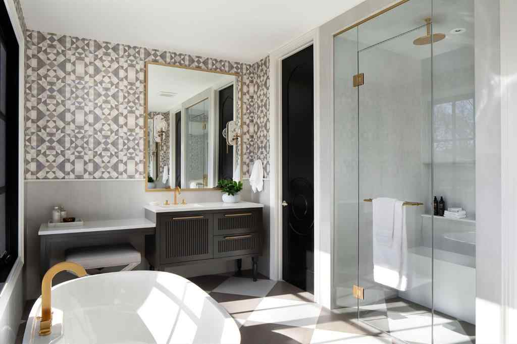 MLS® A2249278 - 109 Roxboro Road SW in Roxboro Calgary, Residential