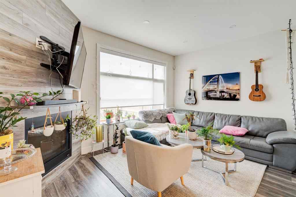 MLS® A2249296 - 2020 40 Street SE in Forest Lawn Calgary, Residential