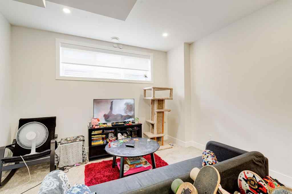 MLS® A2249296 - 2020 40 Street SE in Forest Lawn Calgary, Residential