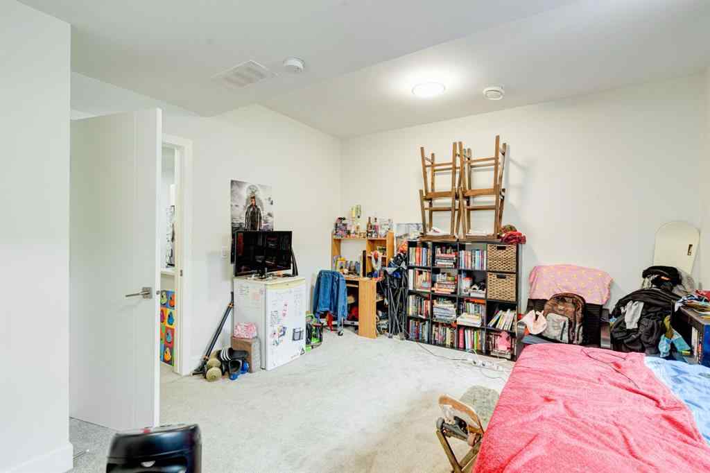 MLS® A2249296 - 2020 40 Street SE in Forest Lawn Calgary, Residential